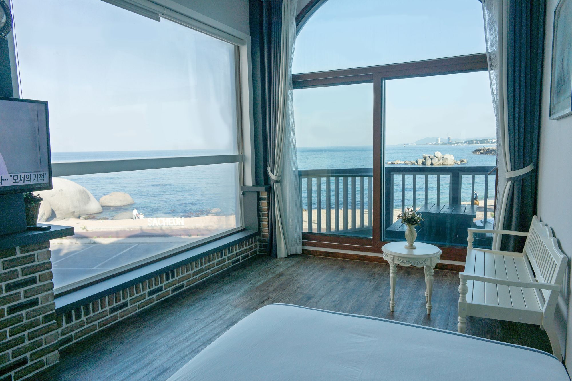 Gangneung White Beach Pension Экстерьер фото